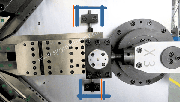 Bearing-Supported Tool Holder